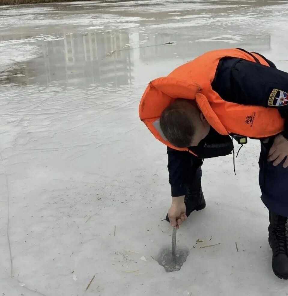 В Астрахани напомнили о смертельной опасности выхода на лед