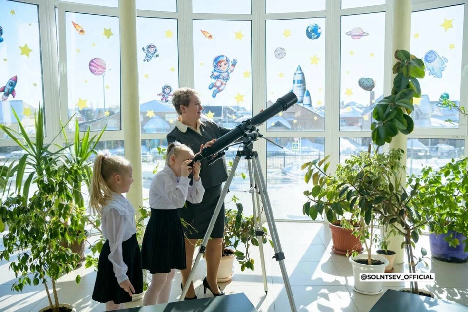 Готовят космонавтов: в Подгороднепокровской школе открыли профильный класс