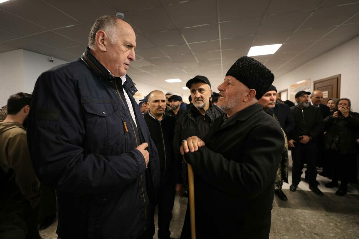 Абдулмуслимов проверил ситуацию в подтопленных селах района