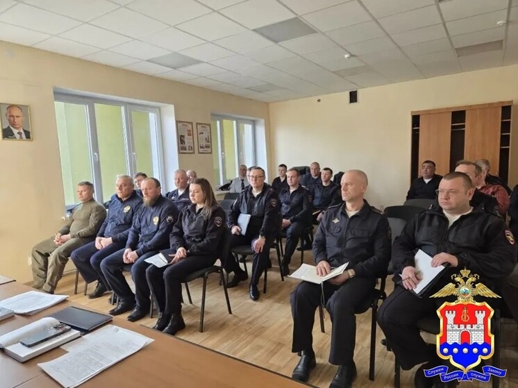Полицейские Калининграда собрали дружинников за круглым столом