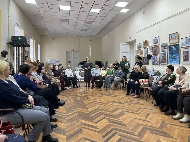 Новгородки обсудили женское счастье с психологами