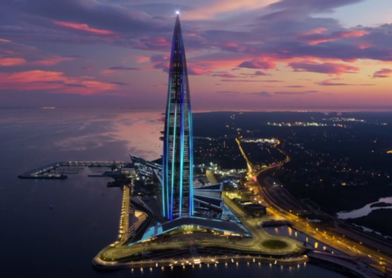 В Петербурге началось обсуждение проекта двух новых небоскребов в Лахте