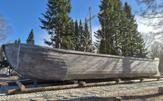 В Тихвине открыли арт-объект в честь старинного грузового судна
