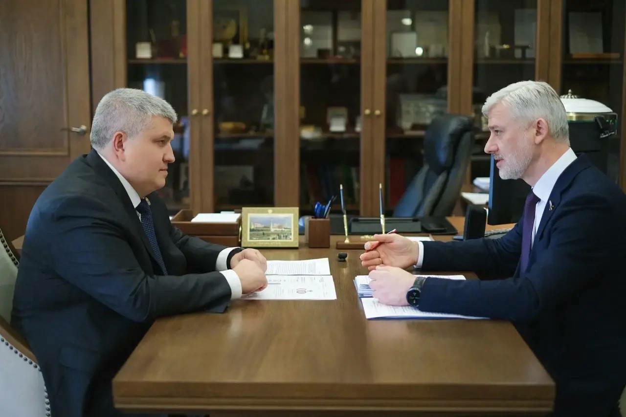 Губернатор Дронов встретился с сенатором Дитрихом