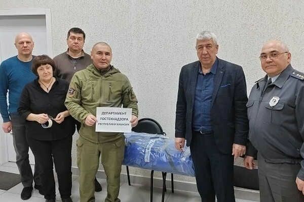 Лодка для бойцов сотрудники Гостехнадзора Хакасии собрали гумгруз для участников СВО