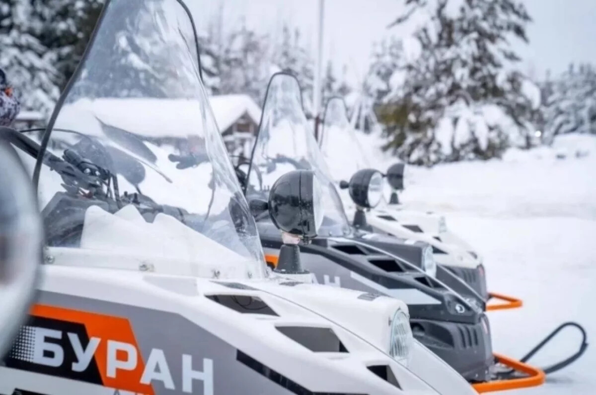 Фельдшер на снегоходе сквозь метель спешил к ребенку под Новосибирском