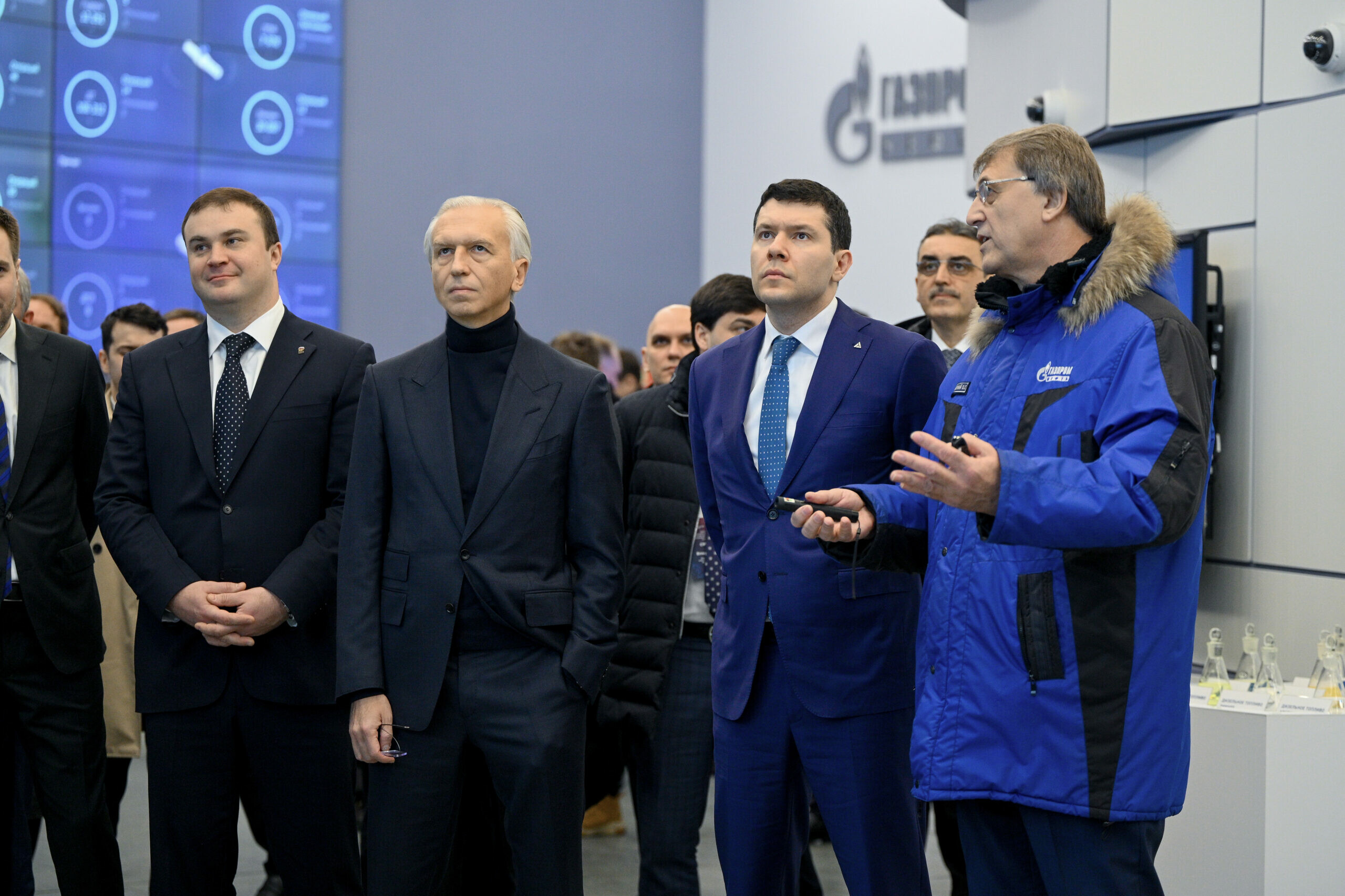 Глава Минпромторга РФ посетил НПЗ «Газпром нефти» в Омске