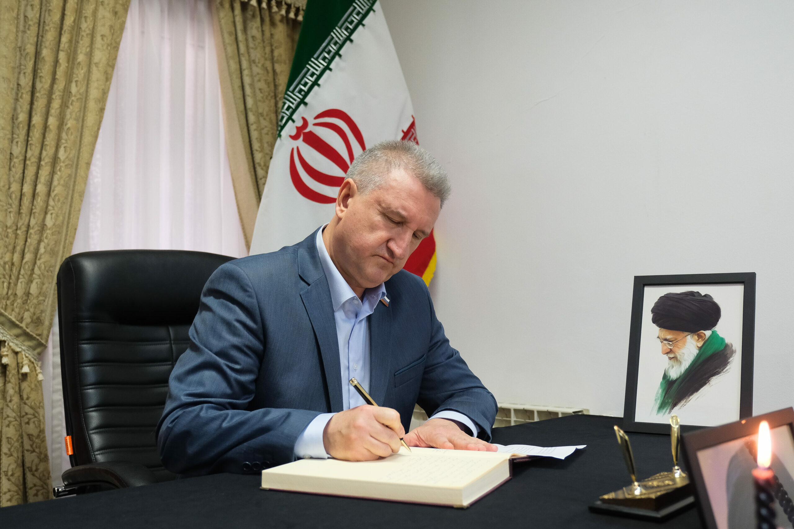 Игорь Мартынов поручил оставить запись в Книге памяти в знак выражения скорби народу Ирана