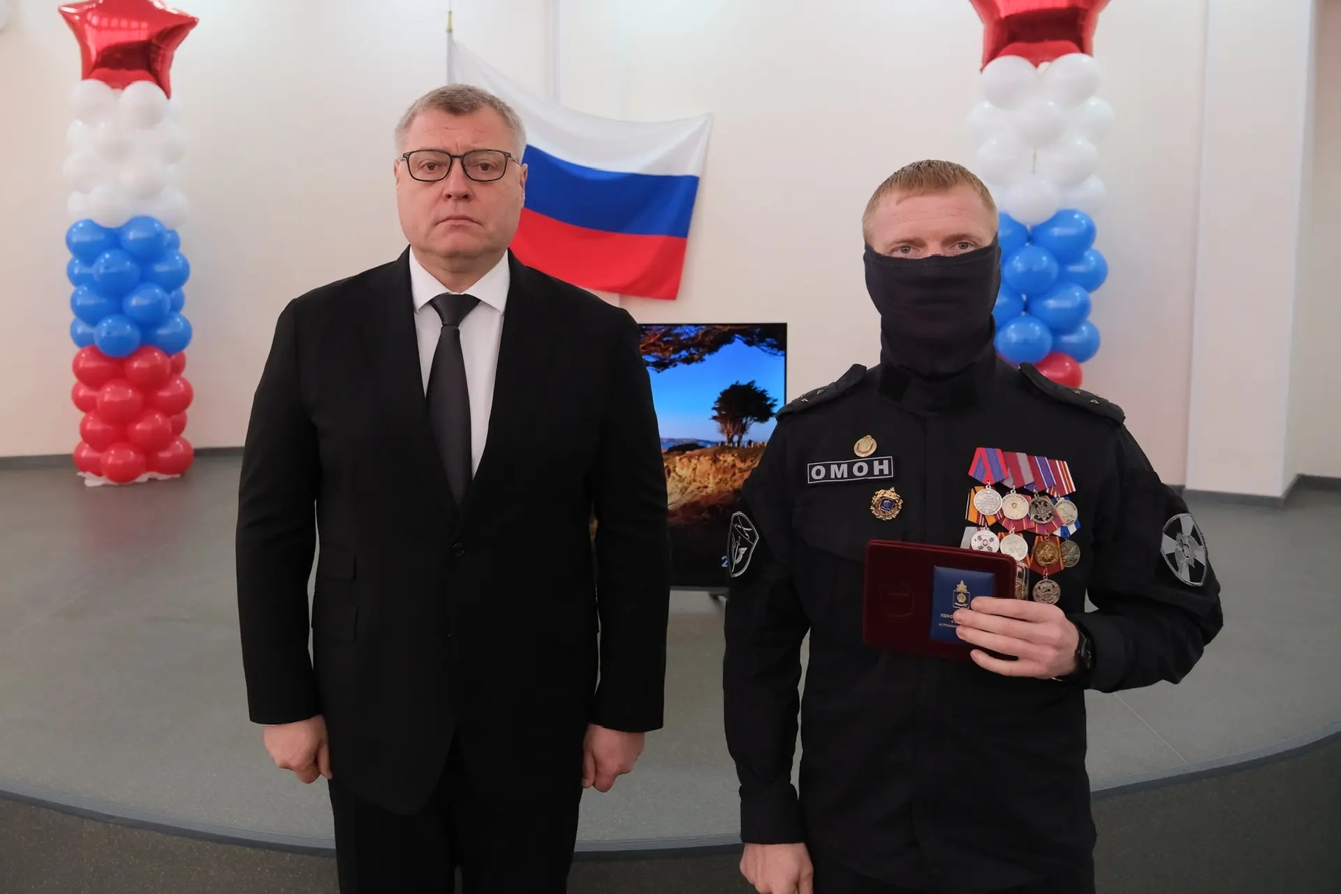 Игорь Бабушкин наградил росгвардейцев в честь 10-летия ведомства