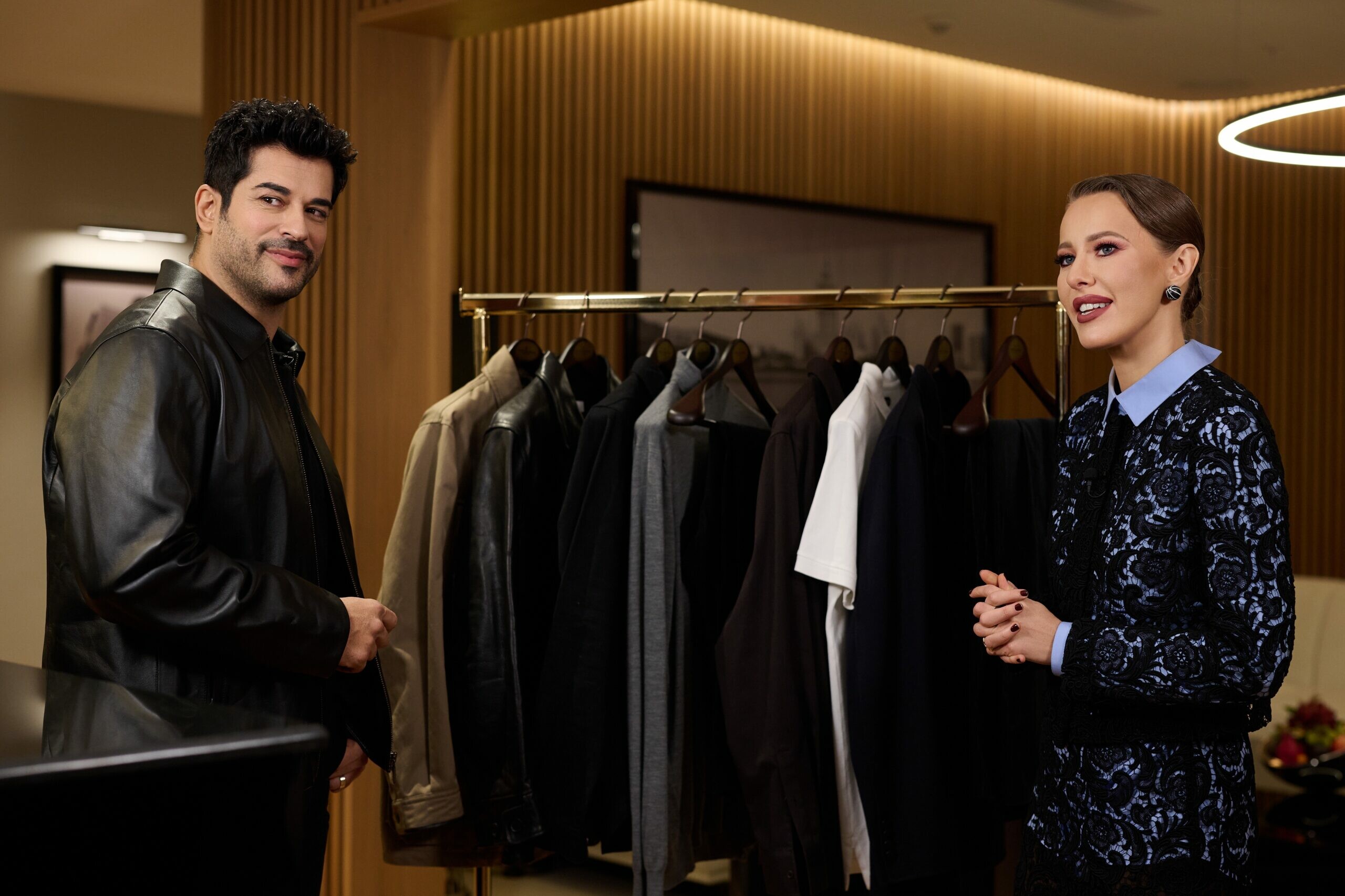 На Авито появились вещи, в которых выходил в свет звезда «Великолепного века»