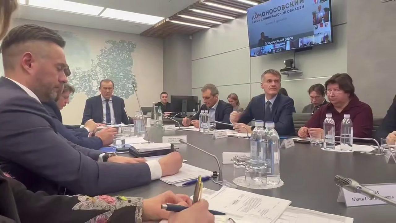 Дрозденко поручил повысить дисциплину при строительстве соцобъектов в Ленобласти
