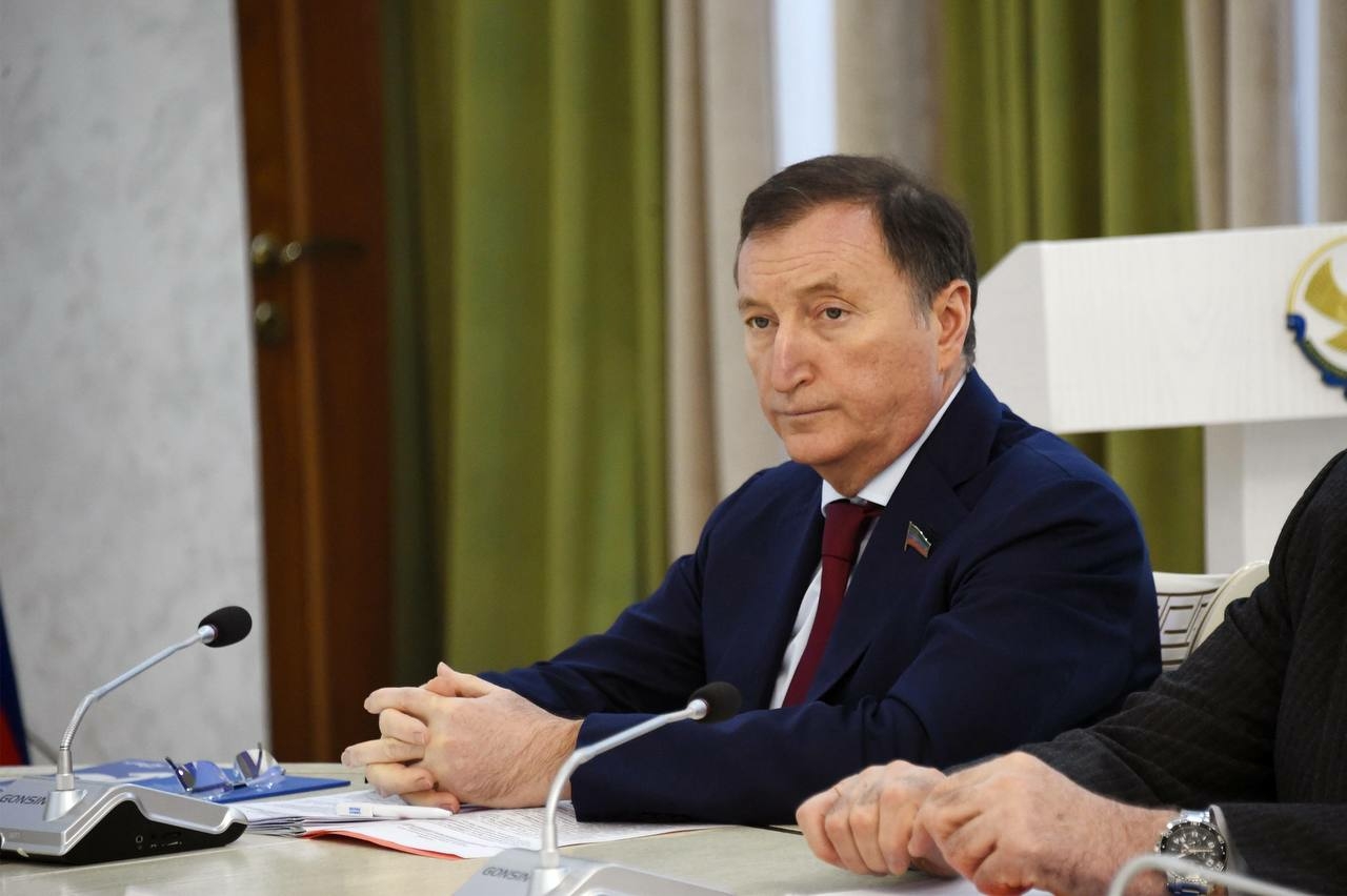 В отделении «Единой России» Дагестана обсудили подготовку к выборам 