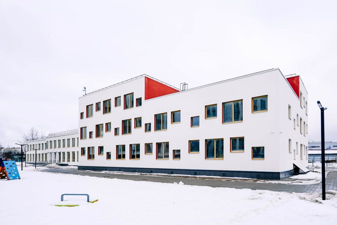 В Красногвардейском районе ввели в эксплуатацию здание для детского сада и школы