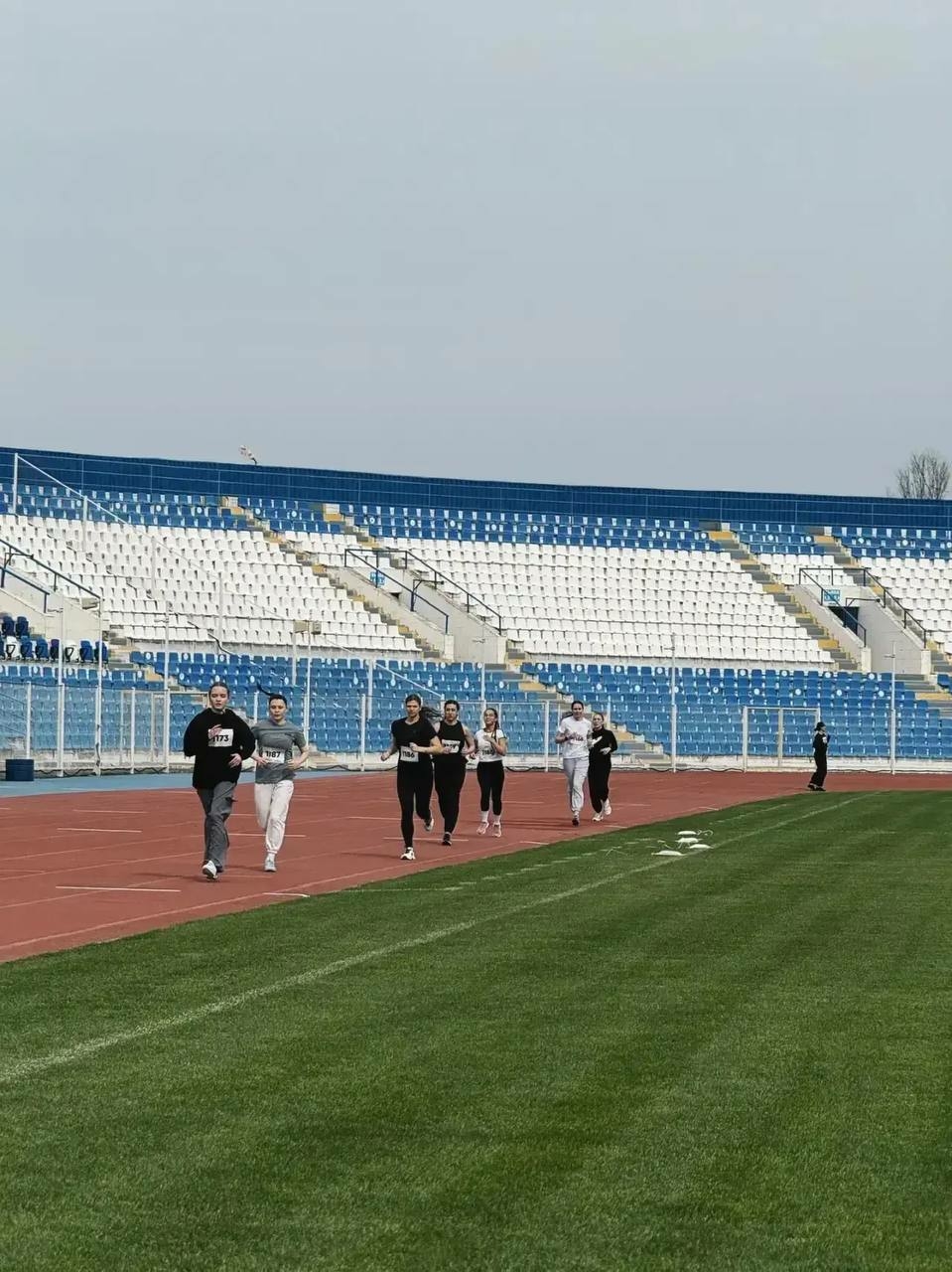 Студенты Астрахани продемонстрировали силы на фестивале ГТО