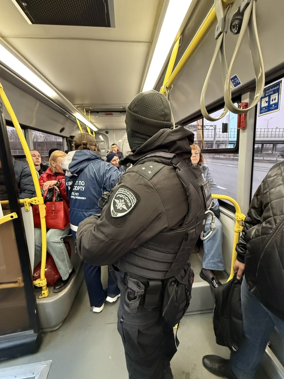 В автобусах Курортного района Петербурга провели рейд по выявлению безбилетников