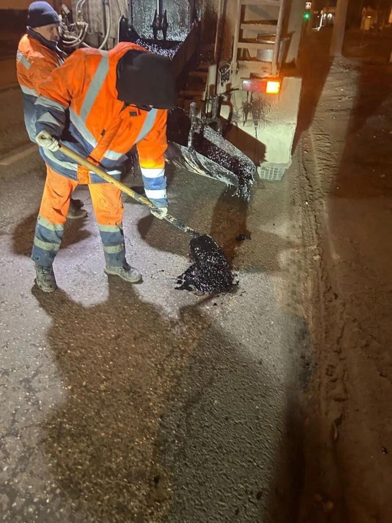 В Астрахани утвержден план ремонта 44 км трасс и пяти мостов