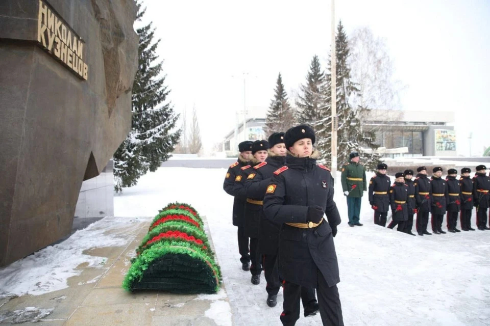 Суворовцы Екатеринбурга почтили память разведчика Николая Кузнецова