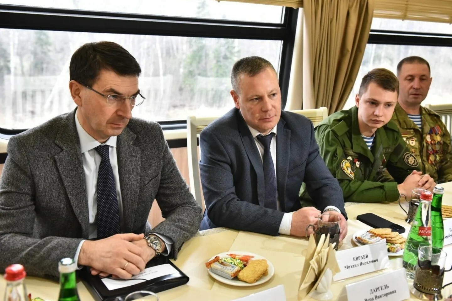 Михаил Евраев и Игорь Щеголев провели встречу с участниками программы «Герои Ярославии»