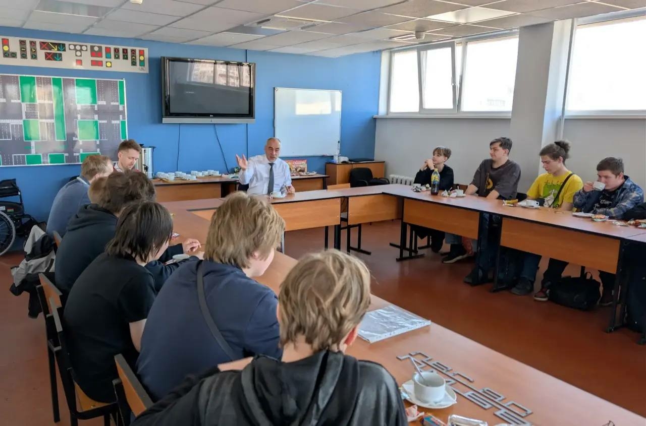 Сборный ГЭТ-класс встретился с председателем Комитета по транспорту Денисом Минкиным