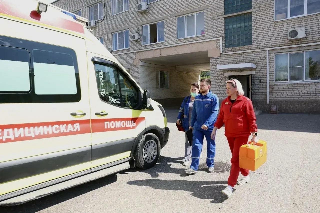 Игорь Бабушкин поздравил работников скорой помощи
