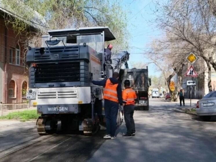 В Астрахани начался ремонт улицы Пугачева у набережной