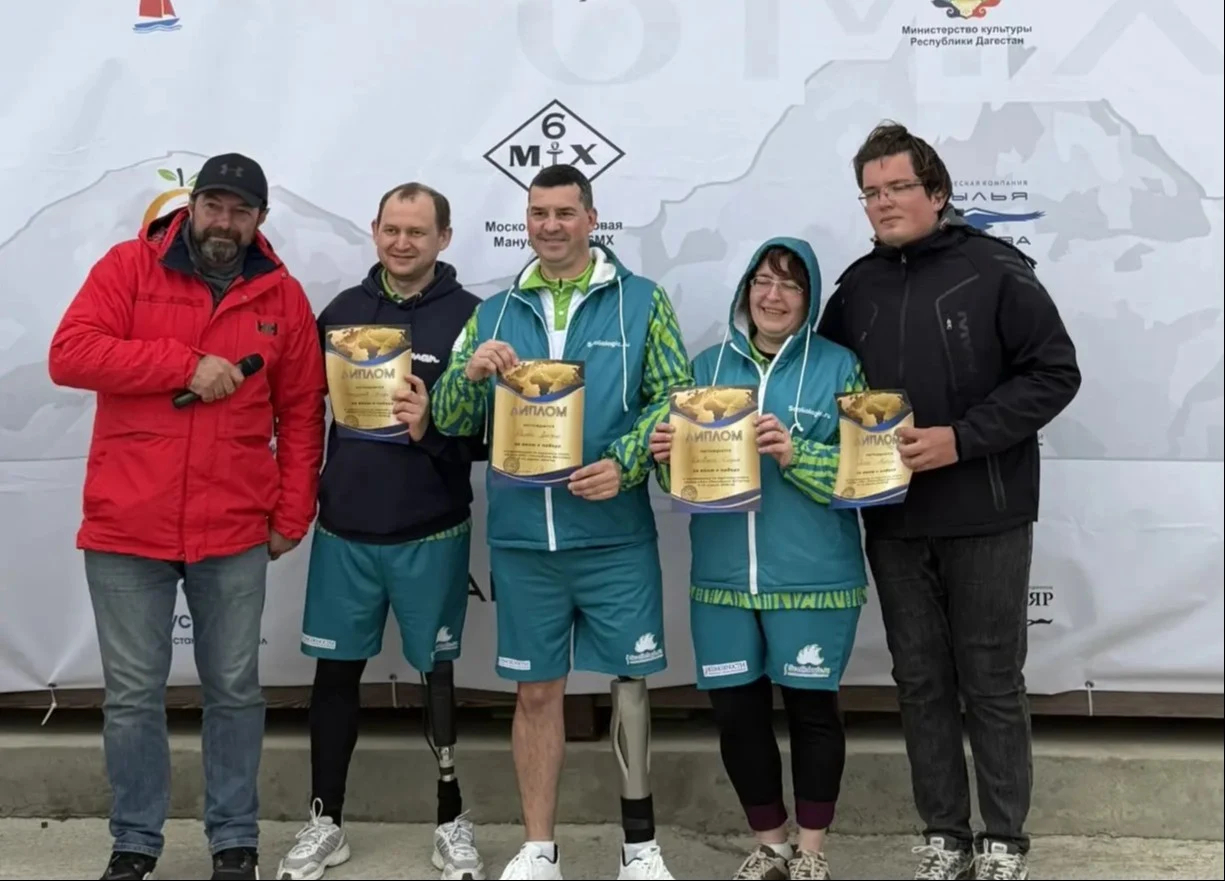 Команда спортсменов на протезах вошла в топ-5 регаты в Дагестане