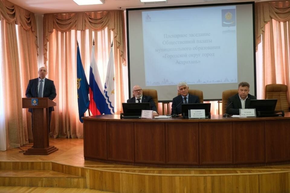 В Астрахани ремонт дорог объединят с озеленением