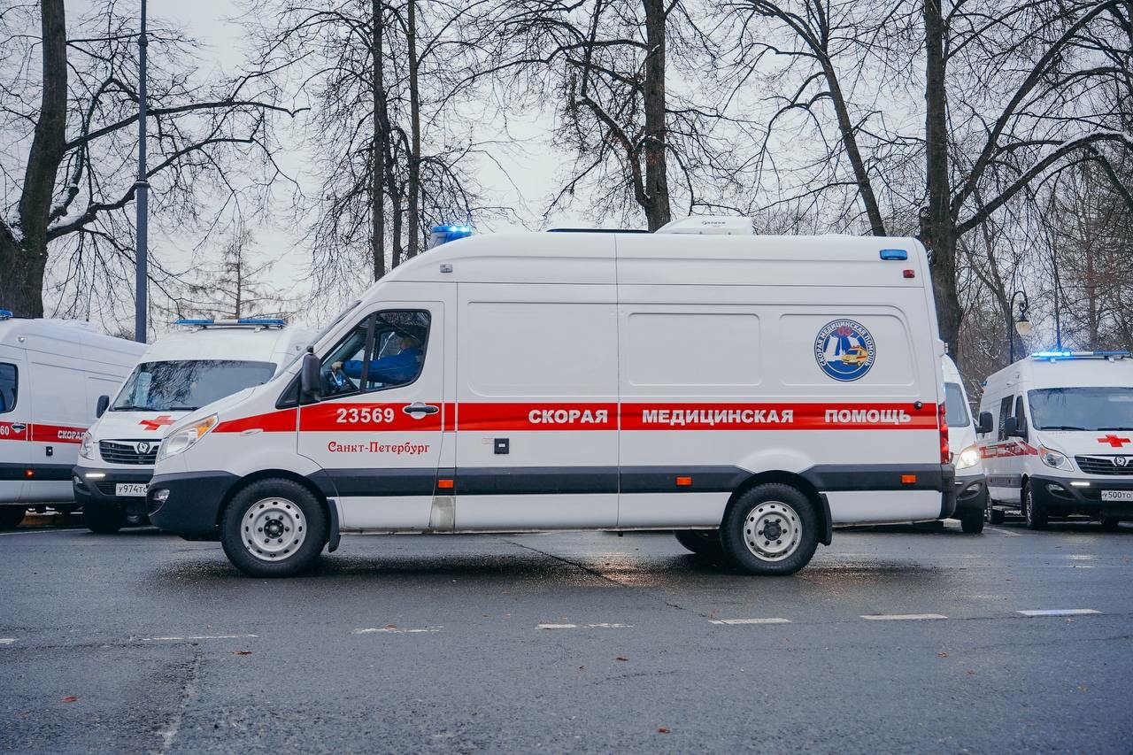 Беглов поздравил работников скорой помощи с профессиональным праздником