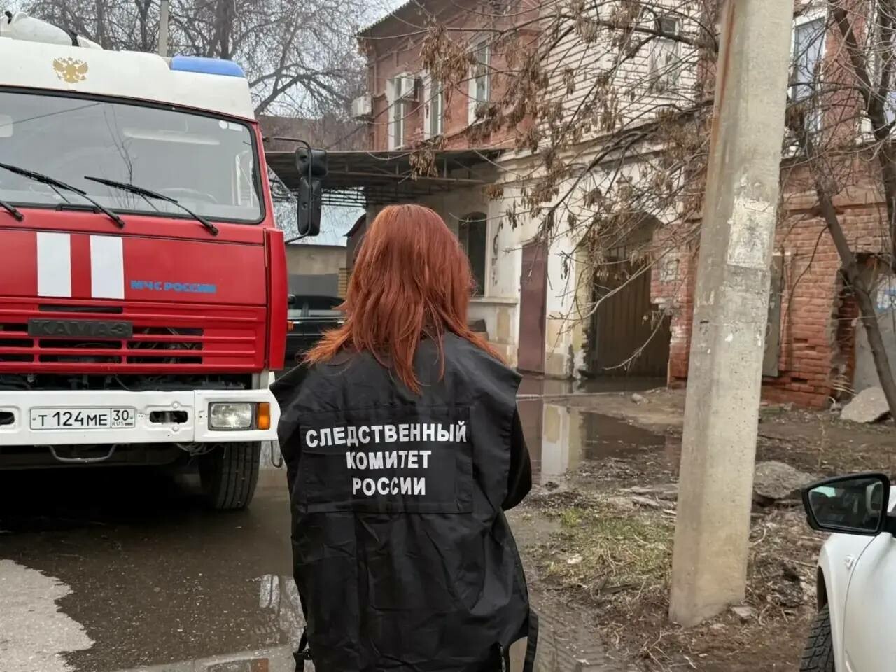 Три человека погибли при пожаре в аварийном доме Астрахани