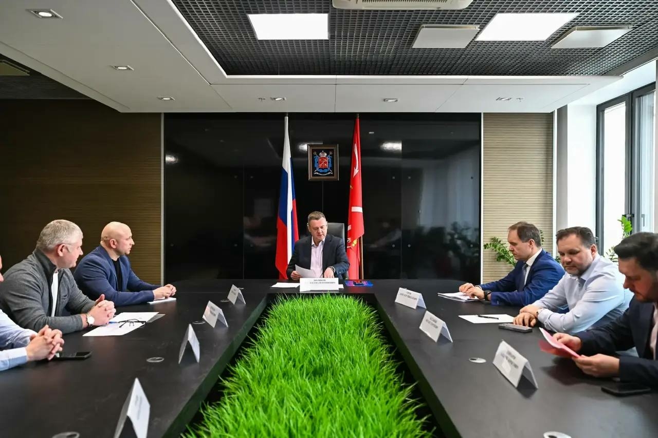 Кирилл Поляков провел встречу с участниками «Времени героев Санкт-Петербурга»