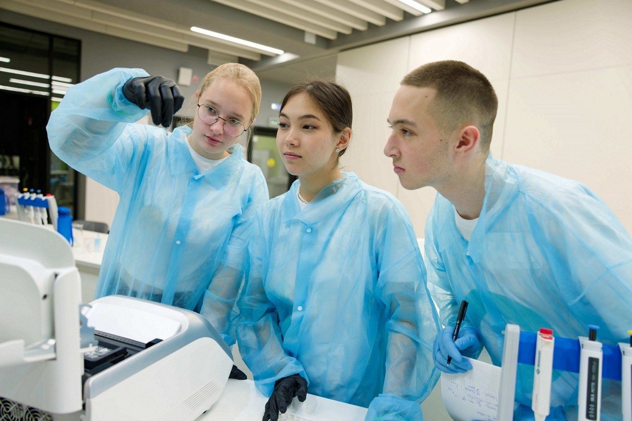 Российским школьникам-химикам России рассказали о карьере в науке