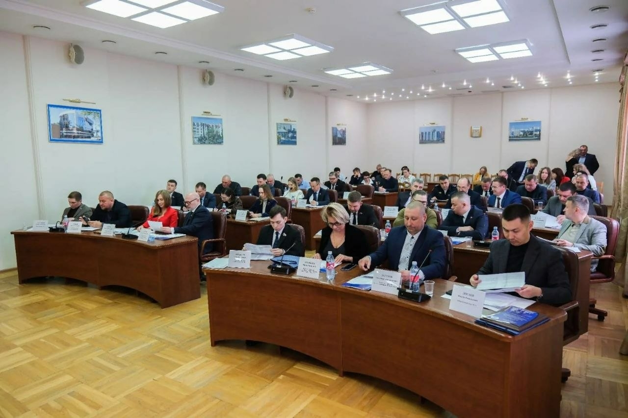 Игорь Седов провел совещание с комитетами по строительству и по бюджету