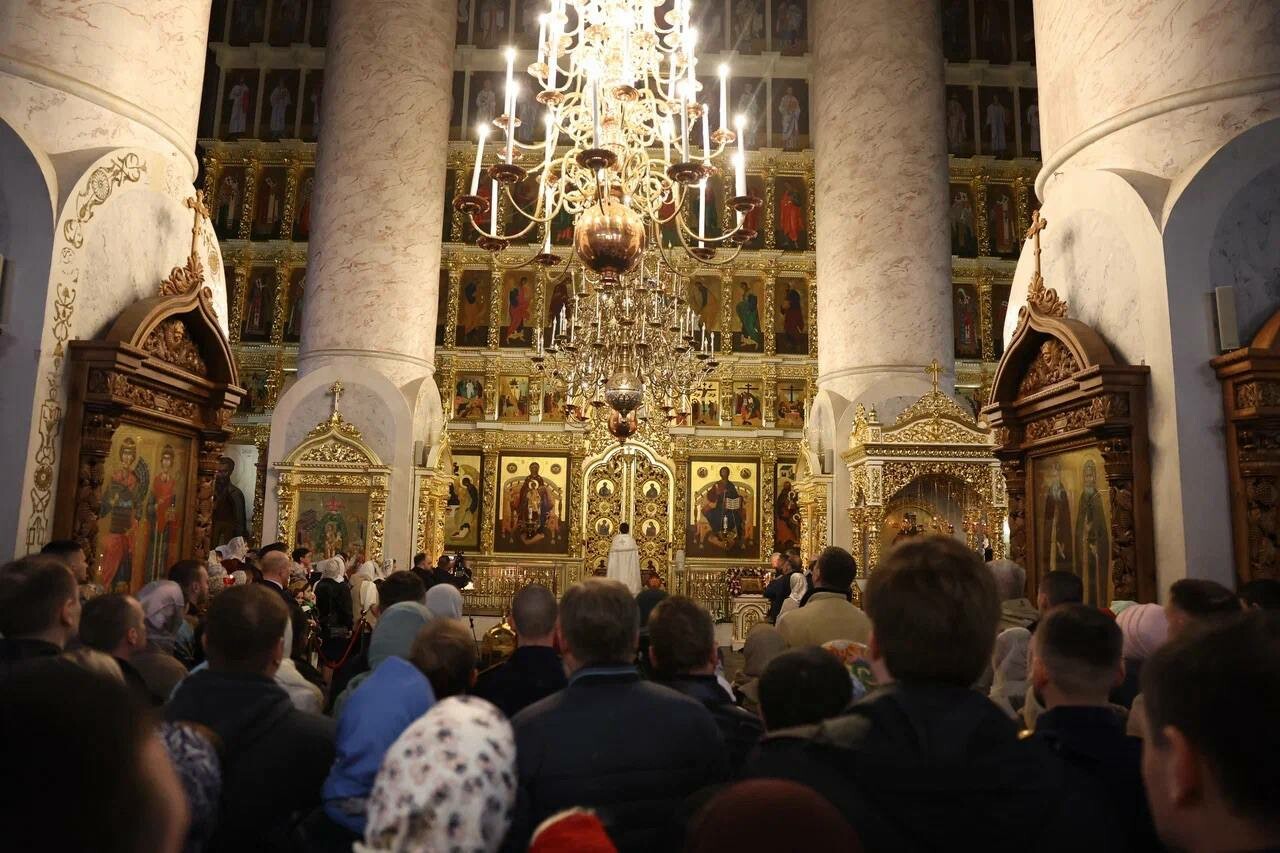 Игорь Бабушкин поздравил астраханцев с Пасхой