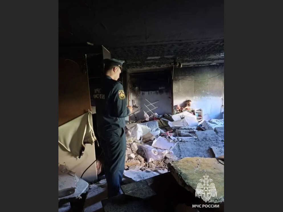 Два человека погибли при пожаре в квартире в Лобне
