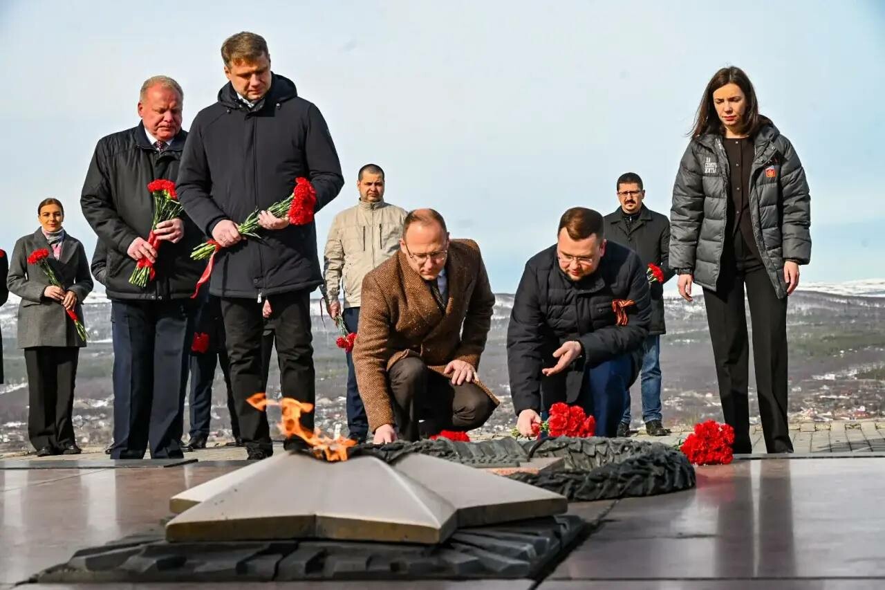 Лебедев встретил белорусскую делегацию в Мурманске