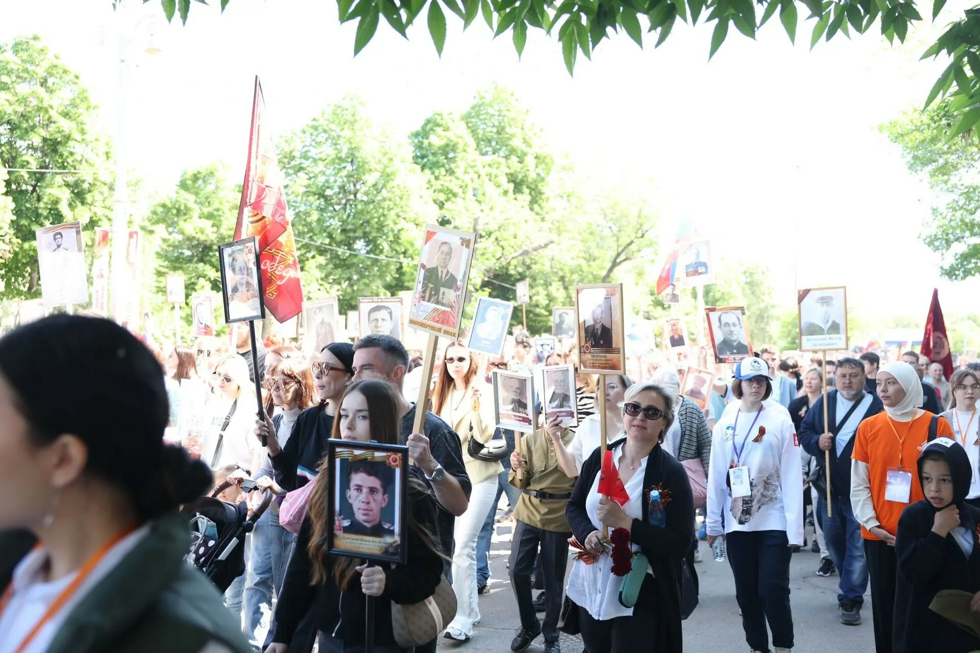 Свыше 700 волонтеров помогут провести Бессмертный полк в Астрахани