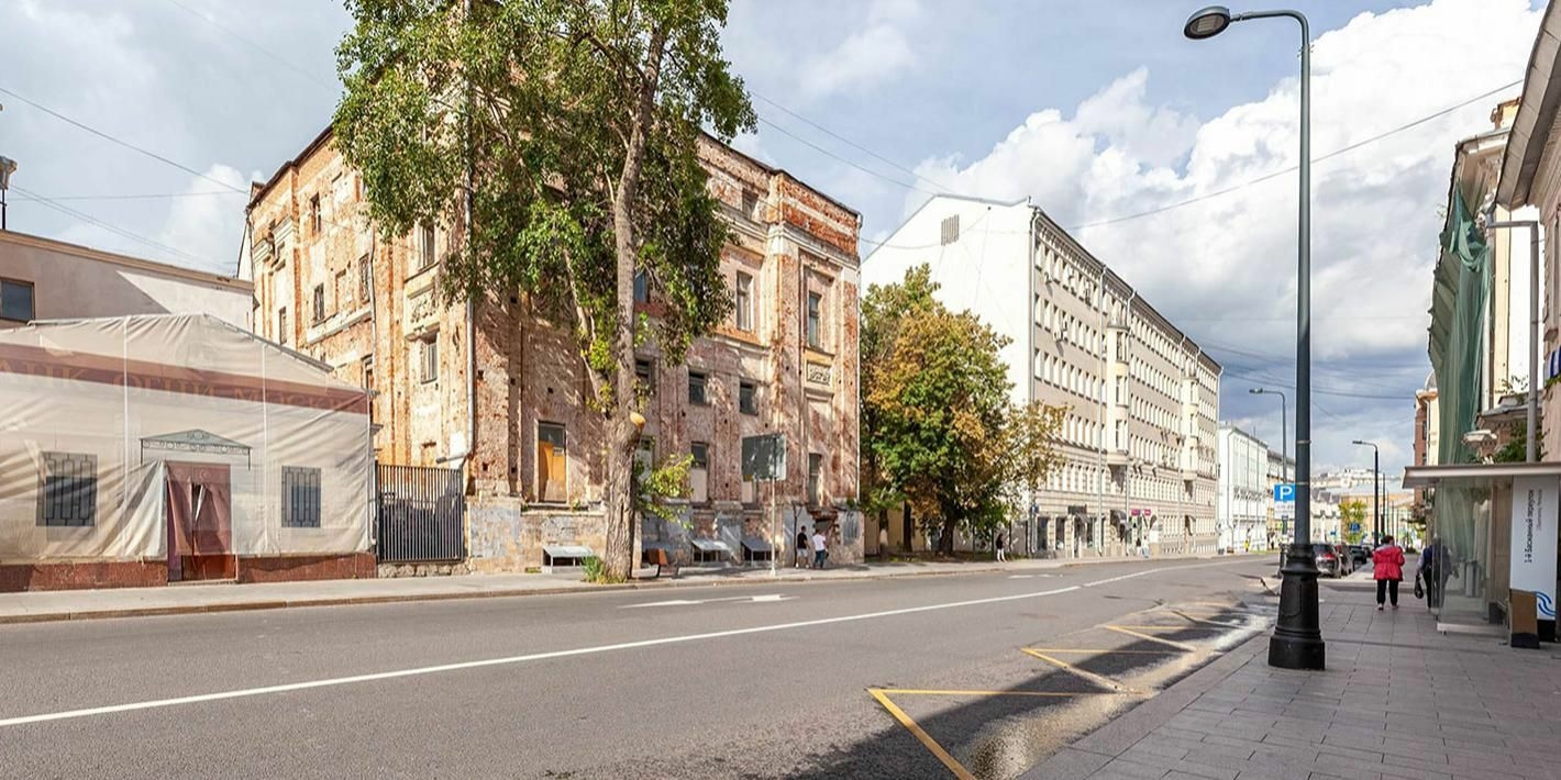 В Басманном районе Москвы выставили на торги помещение