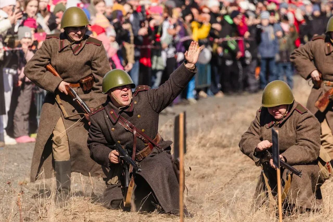 Лебедев почтил память защитников Заполярья
