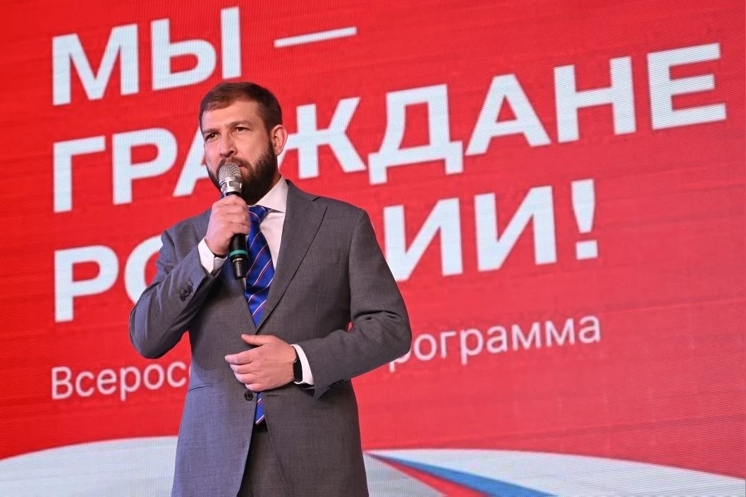 Дмитрий Ваньчков наградил петербургских школьников на финале «Зарницы 2.0»