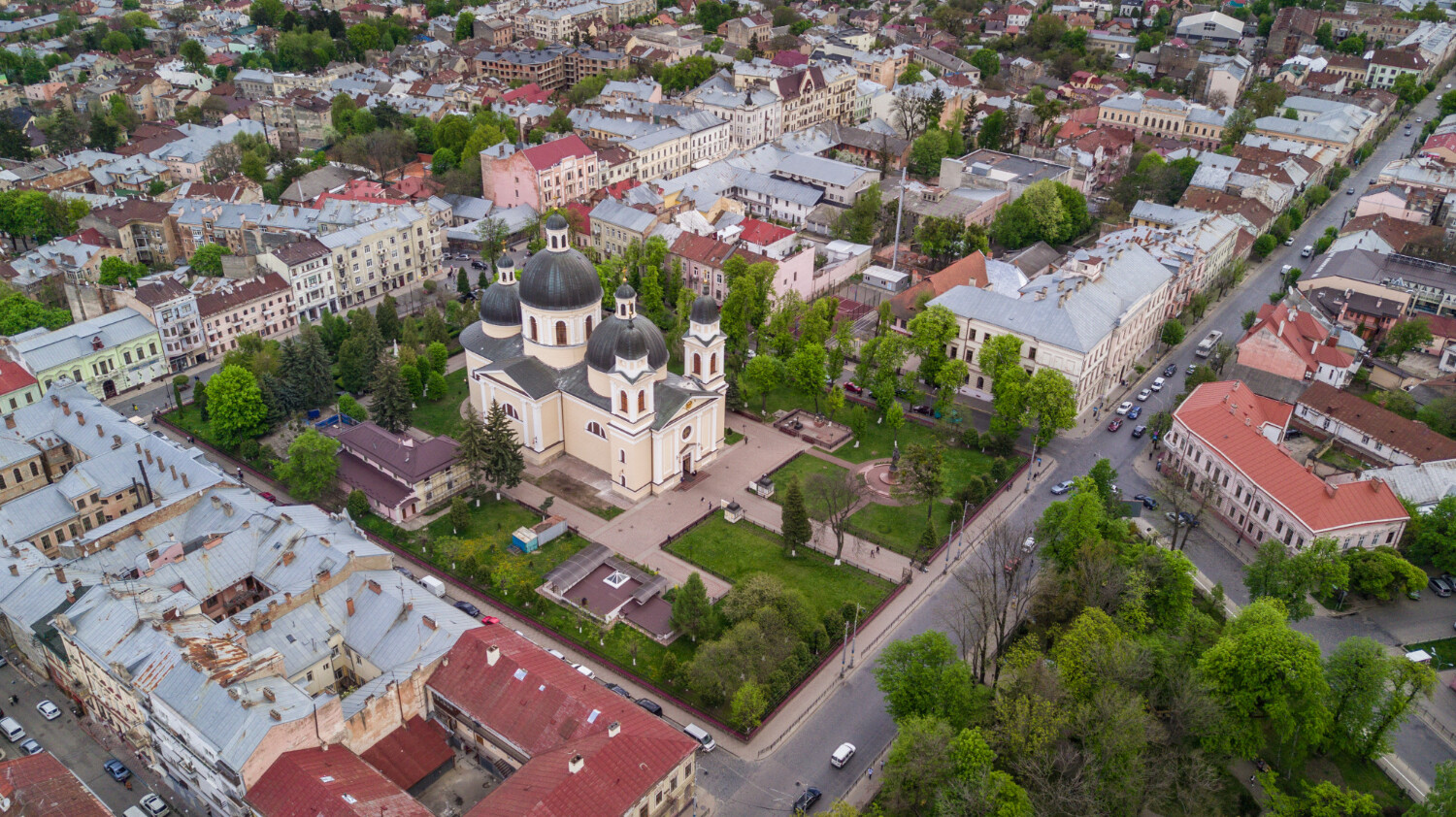 В центре Ярославля обновили улицу Максимова