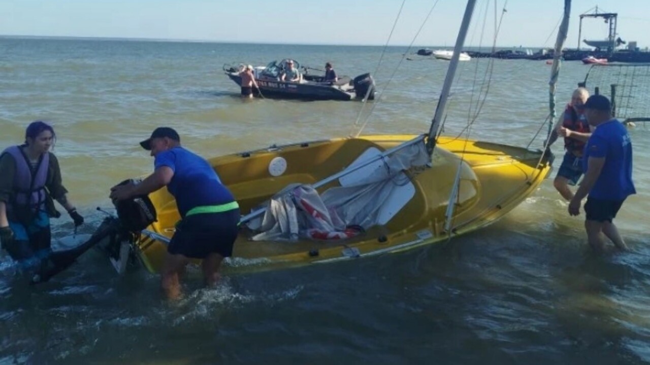 На водохранилище спасли двух девушек на каяке