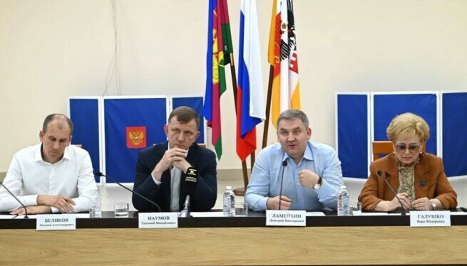 Евгений Наумов встретился с жителями улицы Есенина