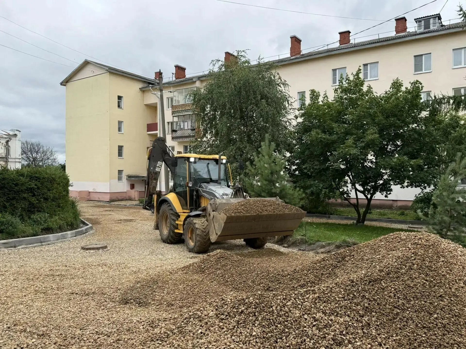 До конца года в Ярославской области благоустроят 73 двора и 36 площадок