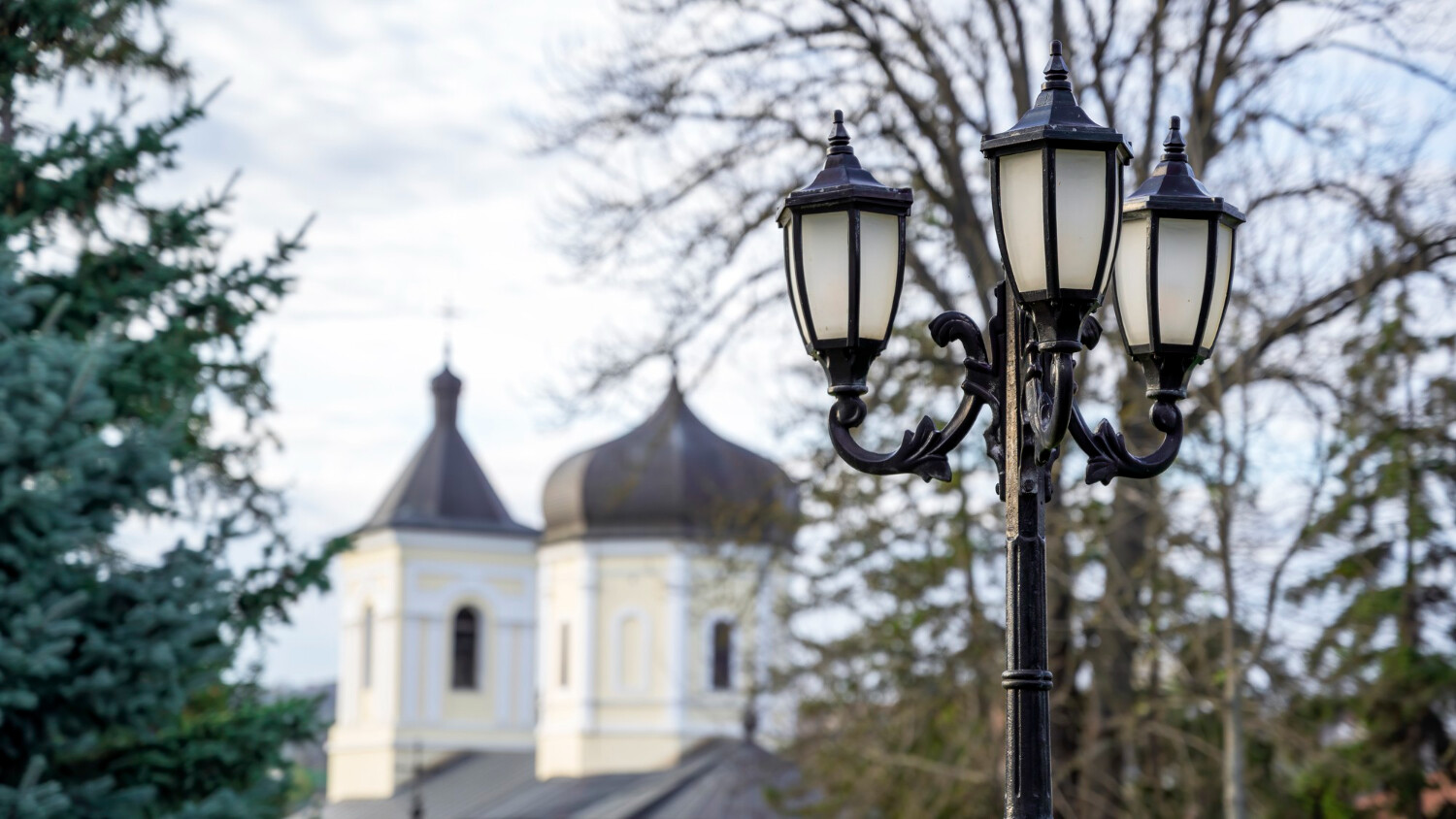 На улице Городской в Костроме установили умные светильники