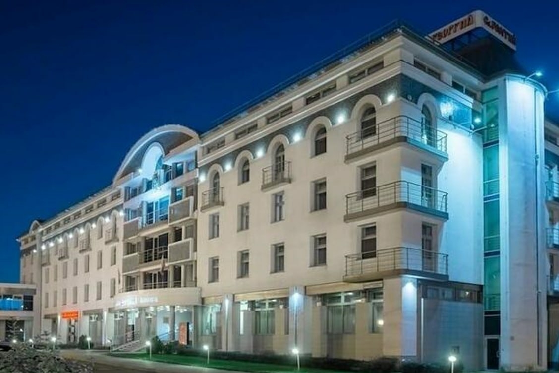 Продажу гостиничного комплекса «Azimut отель Ярославль» проведут 6 августа
