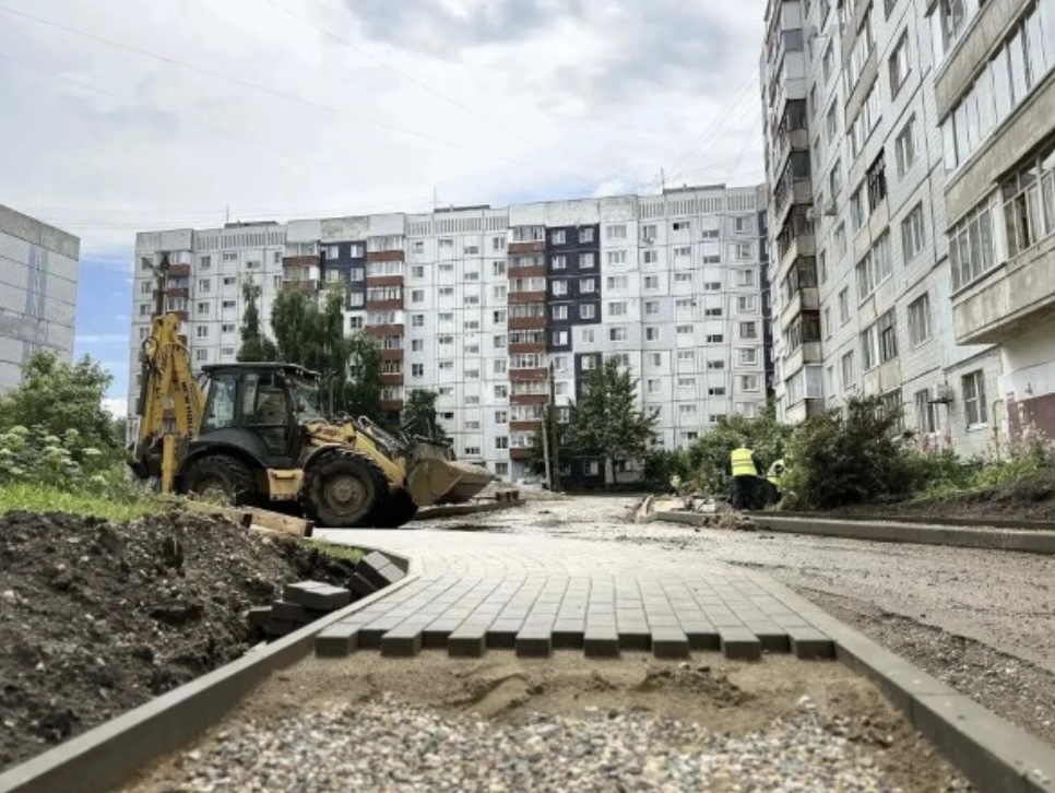 В Ярославской области благоустраивают дворы по программе «Наши дворы»