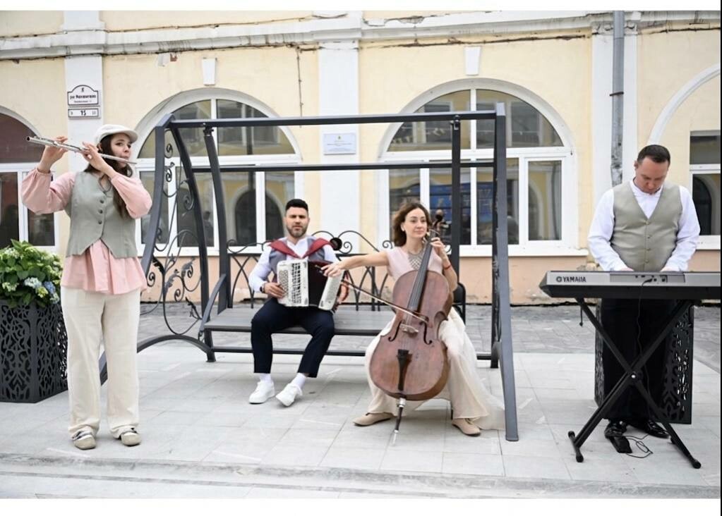 Евраев открыл «Улицу Ангела» и памятник основателю Золотого кольца