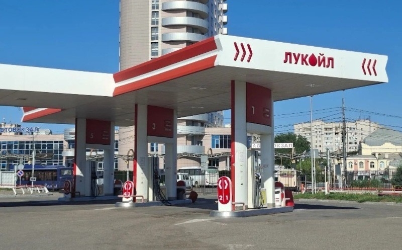 В Астрахани открыли дополнительные автозаправки