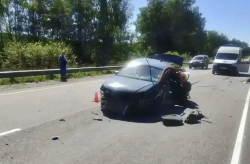 В ДТП под Петербургом пострадали три человека