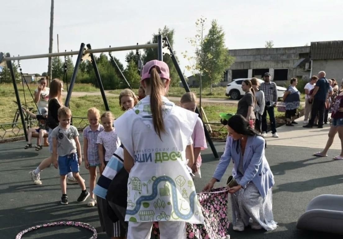 В Переславль-Залесском округе открыли детскую площадку по программе «Наши дворы»